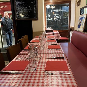 Chez Fernand - Inside - French Near Me - Paris, 75