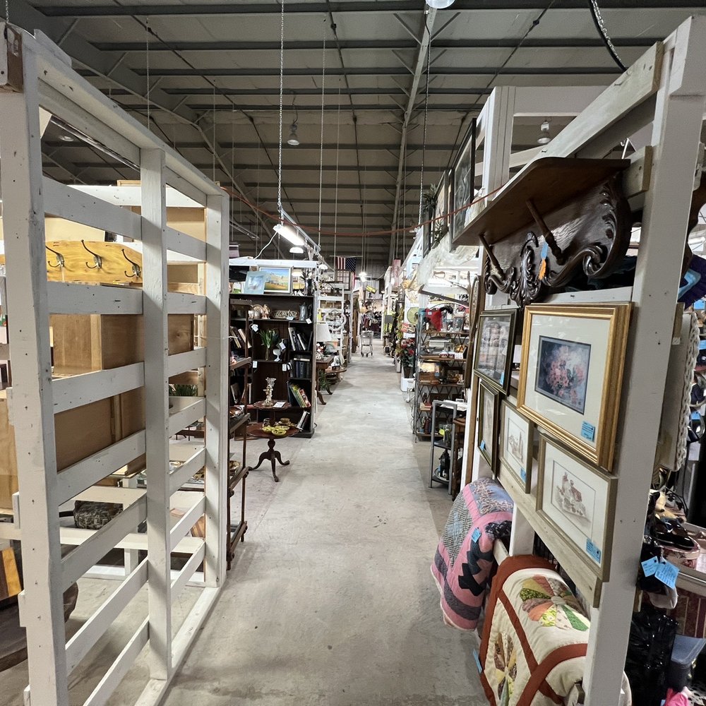 RINK Gallery - You can see the ice rink floor barriers. Wonderful repositioned into what you see today. - Antiques Near Me - Bethany, Oklahoma RINK Gallery - You can see the ice rink floor barriers. Wonderful repositioned into what you see today. - Antiques Near Me - Bethany, Oklahoma