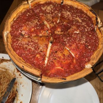 Giordano's - Pizza Near Me - Chicago, Illinois
