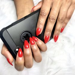 Tipsy Nail & lash - #red #almondshape