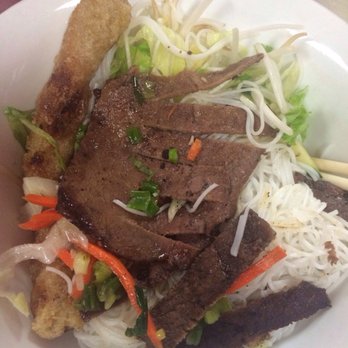 Pho Tien Thanh - Vermicelli with beef and spring roll - Vietnamese Near Me - Toronto, Ontario Pho Tien Thanh - Vermicelli with beef and spring roll - Vietnamese Near Me - Toronto, Ontario