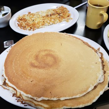 Hungry Hunter Restaurant - Breakfast & Brunch Near Me - Branson, Missouri