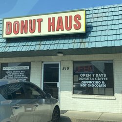 Donut Haus - The front