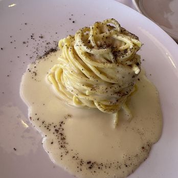 Spina - Spaghetti Cacio e Pepe - Italian Near Me - Los Angeles, California