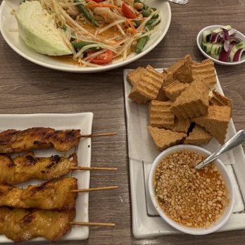 Banana Thai Cafe - Papaya Salad Chicken Satay Fried Tofu - Thai Near Me - Pasadena, California Banana Thai Cafe - Papaya Salad Chicken Satay Fried Tofu - Thai Near Me - Pasadena, California