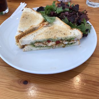 Esencia Urban Kitchen - Chicken pesto sandwich - Cafes Near Me - Chicago, Illinois