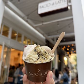 Bacio Di Latte - Chocolate Pistachio Crunch, Strawberry Shortcake, Tiramisu ($9.55) - Ice Cream & Frozen Yogurt Near Me - San Jose, California Bacio Di Latte - Chocolate Pistachio Crunch, Strawberry Shortcake, Tiramisu ($9.55) - Ice Cream & Frozen Yogurt Near Me - San Jose, California