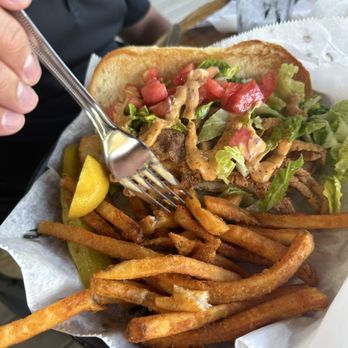 Cracker's Bar & Grill - Softball crab poboy - Seafood Near Me - Crystal River, Florida