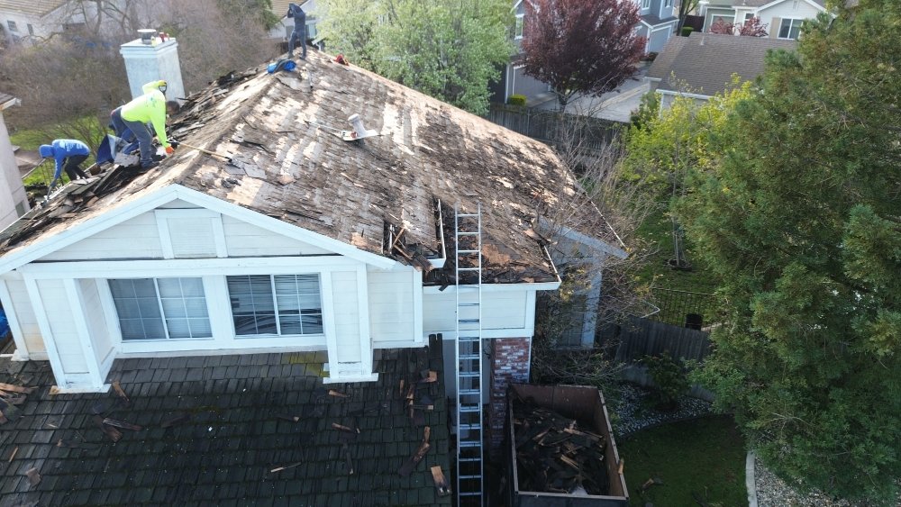 Slide of Gomez Diaz Roofing