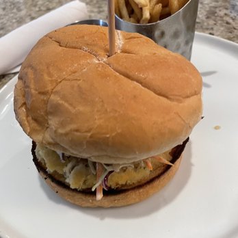 Heirloom Restaurant - Crab cake sandwich and heirloom fries - New American Near Me - Midway, Kentucky