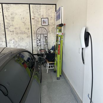 Venture Electric - Tesla home charger - Electricians Near Me - Henderson, Nevada