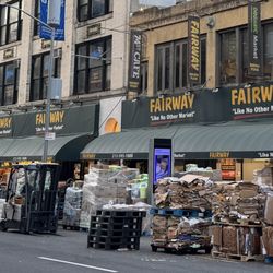 Fairway Market - Not "Closed" as per Yelp on Sunday 11/9/25