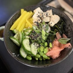 Forky's Praha - sushi bowl