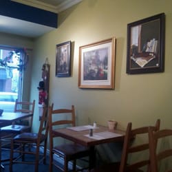 Restaurant Le Croissant Chaud Patisserie Maison - Nice interior deco amd tables