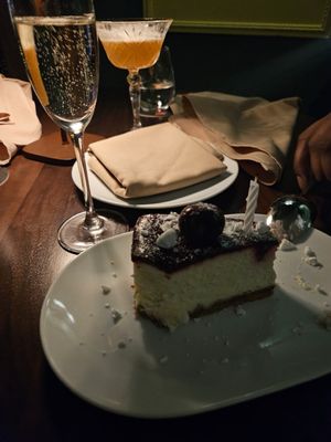 Vinny Toronto - Restaurant & Vinyl Bar by null