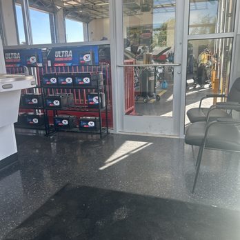 Valvoline Instant Oil Change - Waiting area for the new new oil change. That new new. What a treat. - Oil Change Stations Near Me - Phoenix, Arizona Valvoline Instant Oil Change - Waiting area for the new new oil change. That new new. What a treat. - Oil Change Stations Near Me - Phoenix, Arizona