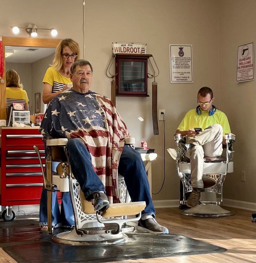 Misty’s Barber Shop Logo