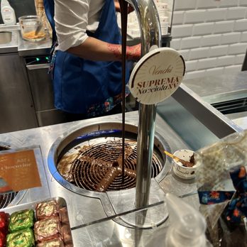 Venchi - Ice Cream & Frozen Yogurt Near Me - London, XGL Venchi - Ice Cream & Frozen Yogurt Near Me - London, XGL