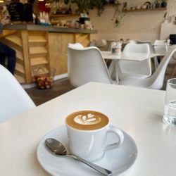 Jusu Brothers - Flat white