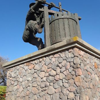 Grape Crusher Statue - Crushing it! - Landmarks & Historical Buildings Near Me - Napa, California
