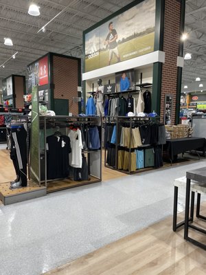 DICK'S Sporting Goods by null