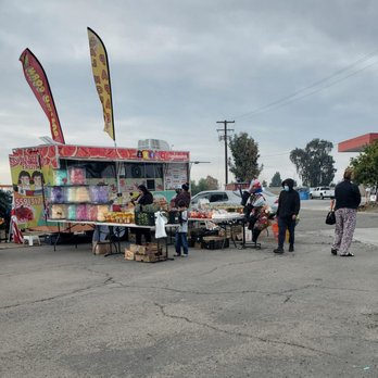 Las Gemelas Fruit - a group of people standing in front of a food truck - Mexican Near Me - Tulare, California Las Gemelas Fruit - a group of people standing in front of a food truck - Mexican Near Me - Tulare, California