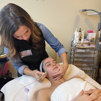 Lashes by Sheri - Hydrafacials can help with many issues. From brightning the skin, acne scars, fine lines and so much more. - Eyelash Service Near Me Lashes by Sheri - Hydrafacials can help with many issues. From brightning the skin, acne scars, fine lines and so much more. - Eyelash Service Near Me