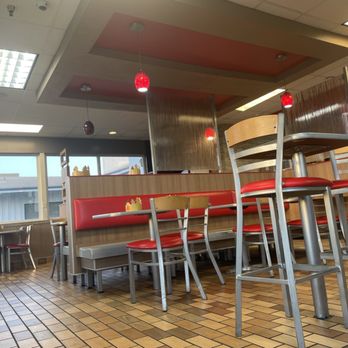 Burger King - dining area sept2023 - Burgers Near Me - Greenville, Mississippi