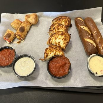 Ziggys Pizza - Ziggy Sampler - Pizza Near Me - Wichita, Kansas Ziggys Pizza - Ziggy Sampler - Pizza Near Me - Wichita, Kansas