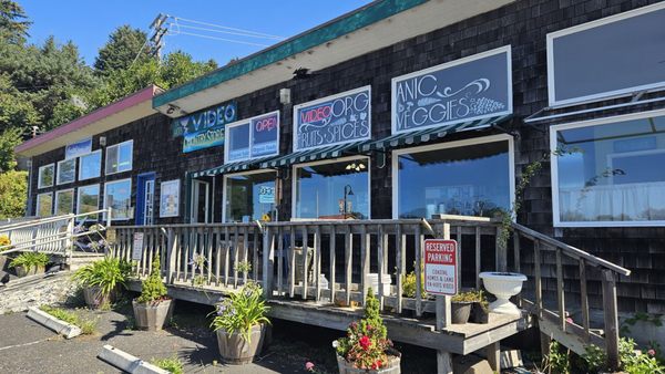 Ya-Hots Video Country Store