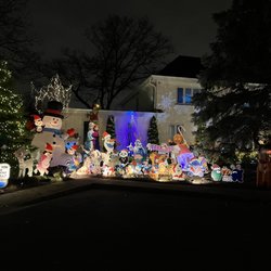 Lincolnwood Towers Christmas Lights - Your favorite movies