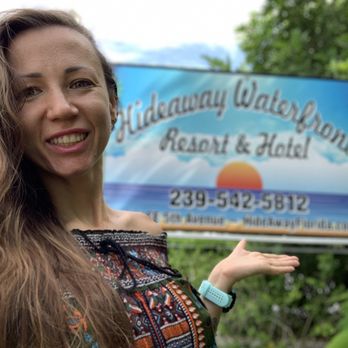 Hideaway Waterfront Resort - Hotels Near Me - Cape Coral, Florida