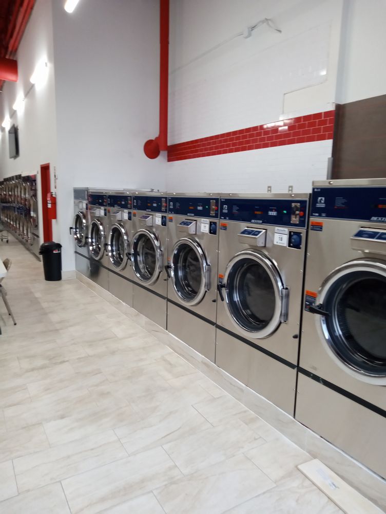 DIEGO’S LAUNDROMAT Updated August 2024 9017 Telegraph Rd, Redford