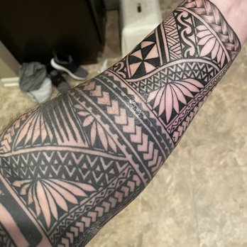 Maximum Tattoo - Line work is amazing - Tattoo Near Me - Deerfield, Illinois