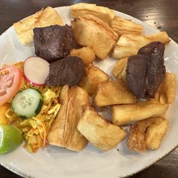 Cerro Bonito - Yuca Frita y chicarrón