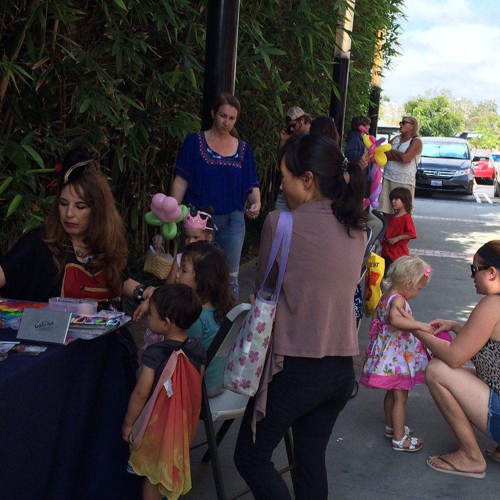 Plaza El Segundo - Face painting - Kid's Club Halloween themed Mommy and Me party - Shopping Centers Near Me - El Segundo, California Plaza El Segundo - Face painting - Kid's Club Halloween themed Mommy and Me party - Shopping Centers Near Me - El Segundo, California