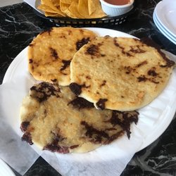 Blanquita - 29. Pupusas