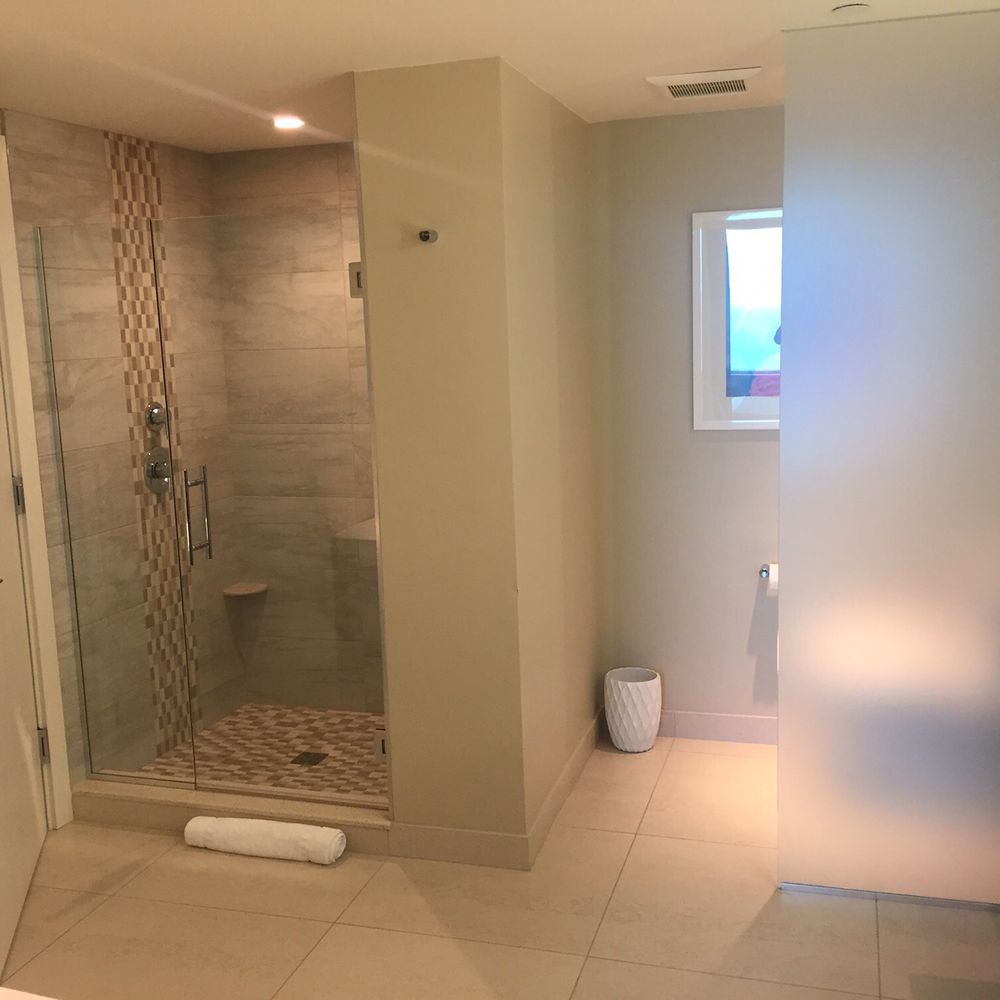 Sandbar - Opal Sands - Huge bathroom in the suite - Resorts Near Me - Clearwater Beach, Florida Sandbar - Opal Sands - Huge bathroom in the suite - Resorts Near Me - Clearwater Beach, Florida