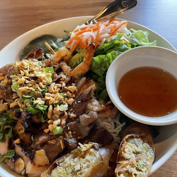 Alki Pho & Bar - Vermicelli Bowl - Combination - Vietnamese Near Me - Seattle, Washington