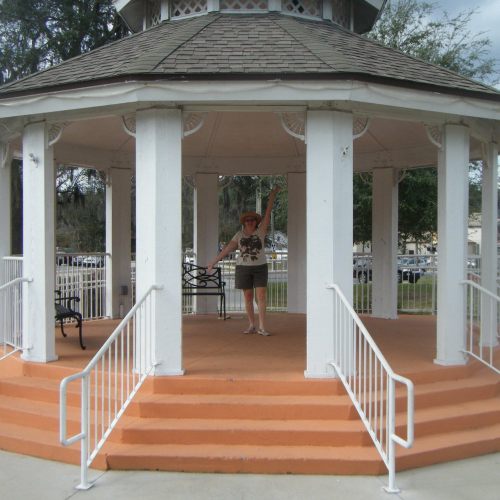 Dickinson Park - Scruffy person in nice gazebo - Parks Near Me - Orange City, Florida Dickinson Park - Scruffy person in nice gazebo - Parks Near Me - Orange City, Florida