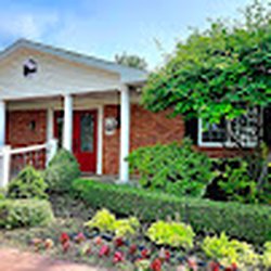 Holly Foot & Ankle Clinic - We have parking in both the front and back of the building. There is a wheel chair ramp in the front. Please use whichever door your prefer.