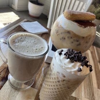 Coffee Crush - Cafe au lait, Iced tiramisu latte, iced espresso con panna - Coffee & Tea Near Me - San Antonio, Texas