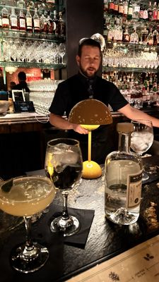 CW's Gin Joint by null