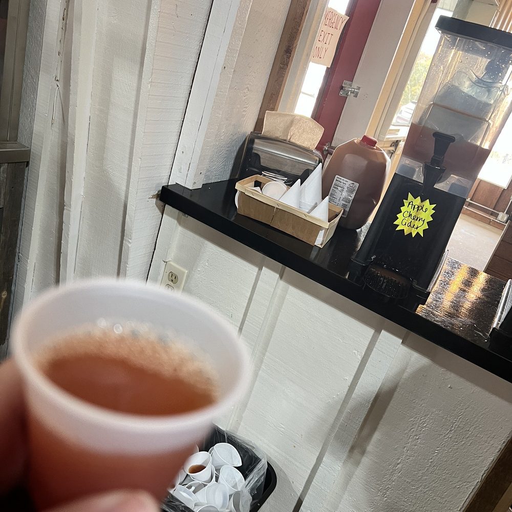 1913 Kickapoo Orchard - Cider Samples - Farmers Market Near Me - Gays Mills, Wisconsin
