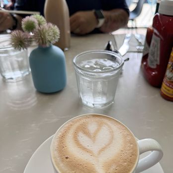 Flapjax - Latte and the Wake Up Smoothie - New American Near Me - Santa Monica, California Flapjax - Latte and the Wake Up Smoothie - New American Near Me - Santa Monica, California