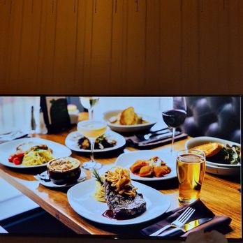 13 Coins SeaTac - Wow. If only - Bars Near Me - Seatac, Washington