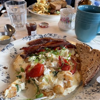 Little Hen - Avocado BLT and Egg white frittata. - Breakfast & Brunch Near Me - Weston, Florida Little Hen - Avocado BLT and Egg white frittata. - Breakfast & Brunch Near Me - Weston, Florida