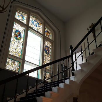 Schloß Kittendorf - Treppe in den ersten Stock - Hotels Near Me - Kittendorf, MV Schloß Kittendorf - Treppe in den ersten Stock - Hotels Near Me - Kittendorf, MV