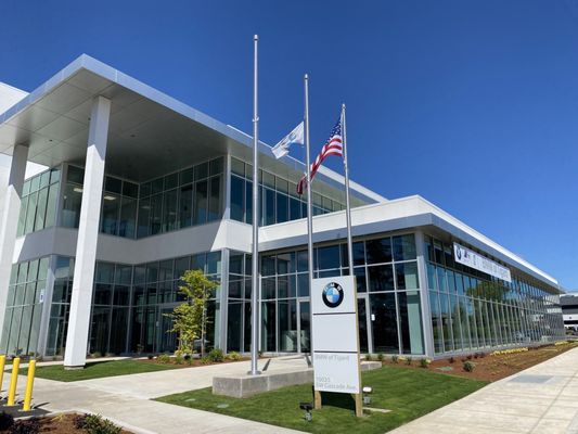 BMW OF TIGARD - Updated August 2025 - 68 Photos & 331 Reviews - 10035 ...