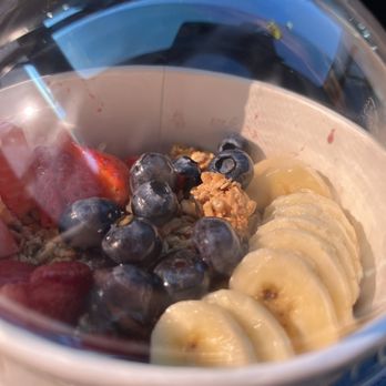 Surfdog's Java Hut - Da kine açaí bowl ... very disappointing - Coffee & Tea Near Me - Encinitas, California